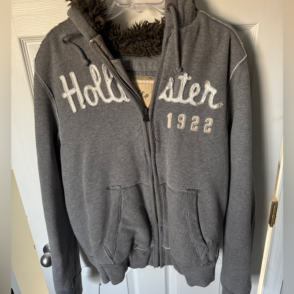 Hollister Men’s Faux Fur Lined Hoodie Zip-Up - Size XL - Grey with Brown Fur